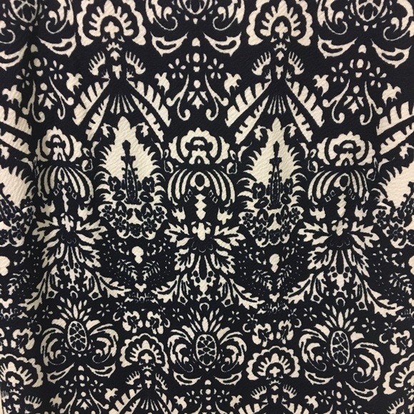 Patterned Bodycon Dress - Picture 3 of 3